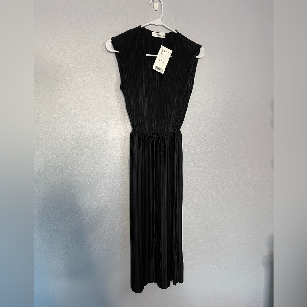 MNG Mango pleated Black Midi Party Dress Size 4 NWT - Picture 3 of 16